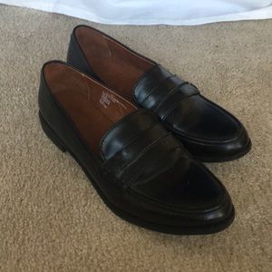 Universal Thread black loafers